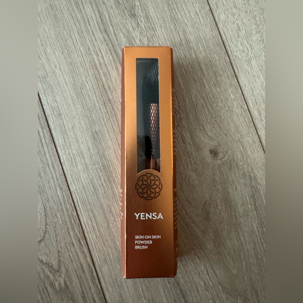 Yensa Skin On Skin Powder Brush